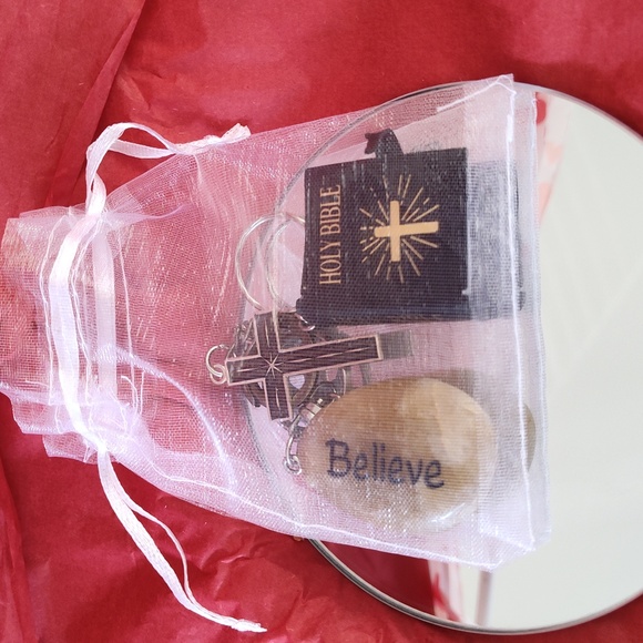3 Unique Keychains Set Bible + Cross+ Rock Says " Believe  " GUC - Picture 5 of 5